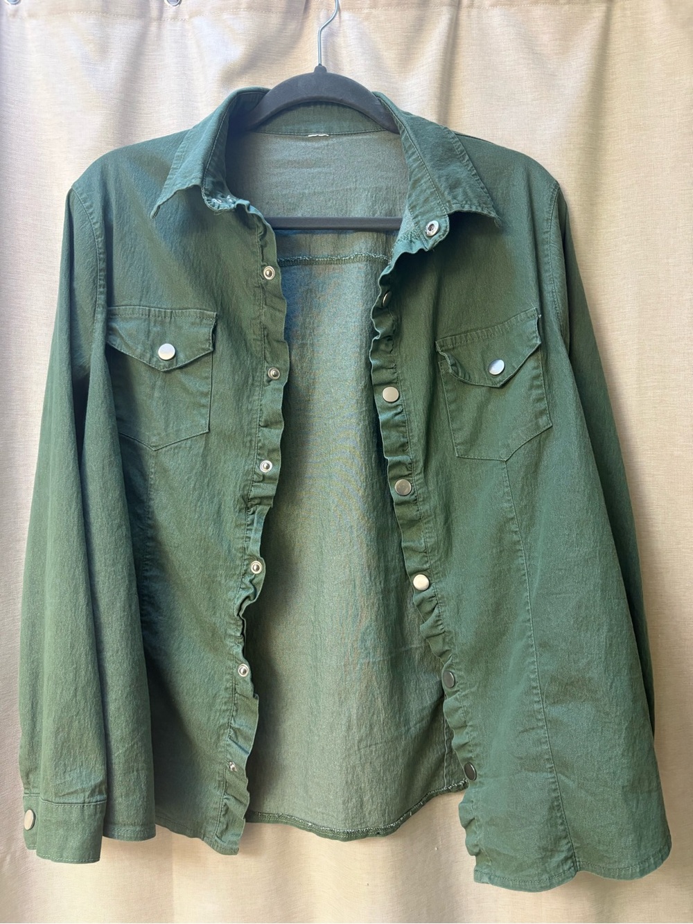 Women’s Green Button-Front Utility Jacket - Picture 2 of 5